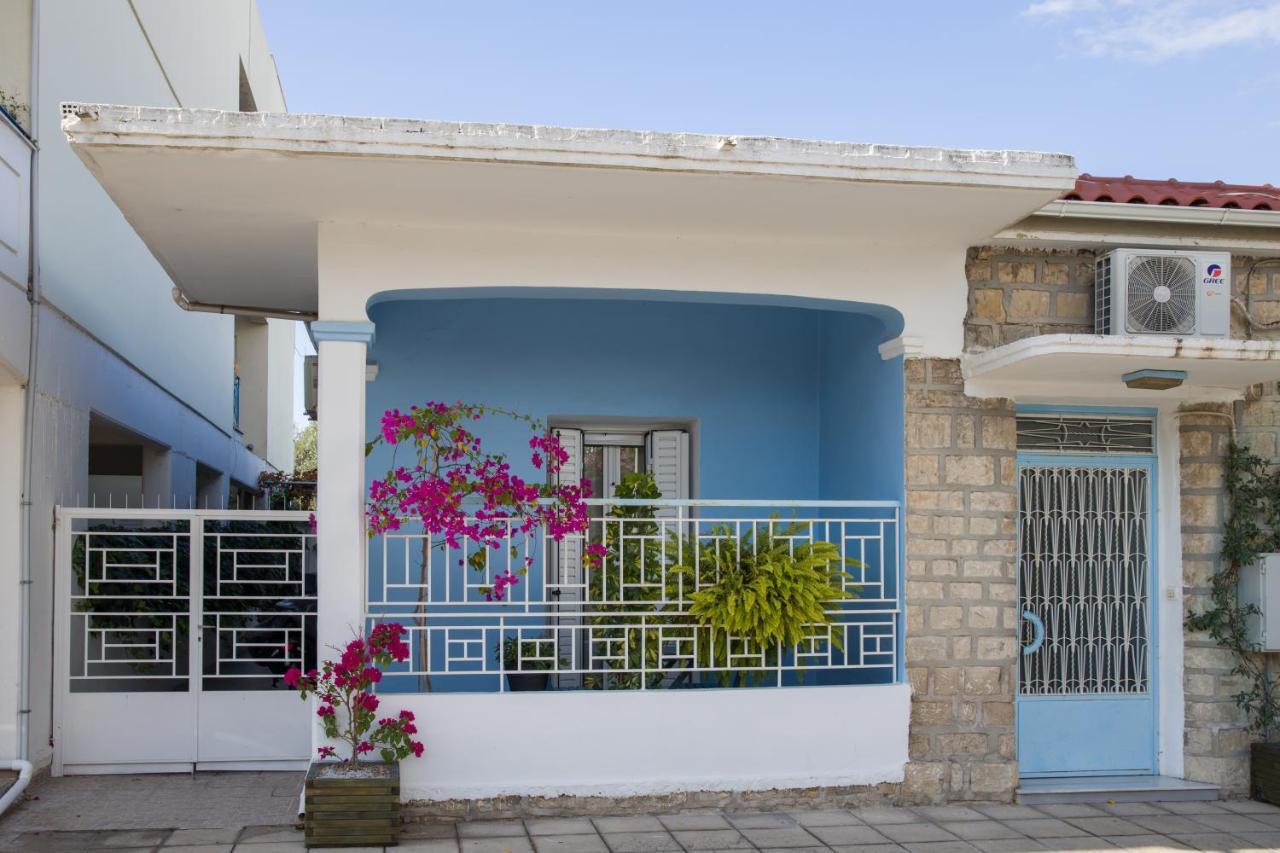 Hébergement de vacances ανακαινισμενη μονοκατοικια 125 τμ στο κεντρο με κηπο Mesolóngion